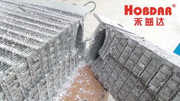 沖爆的風(fēng)冷卻器散熱器解剖圖